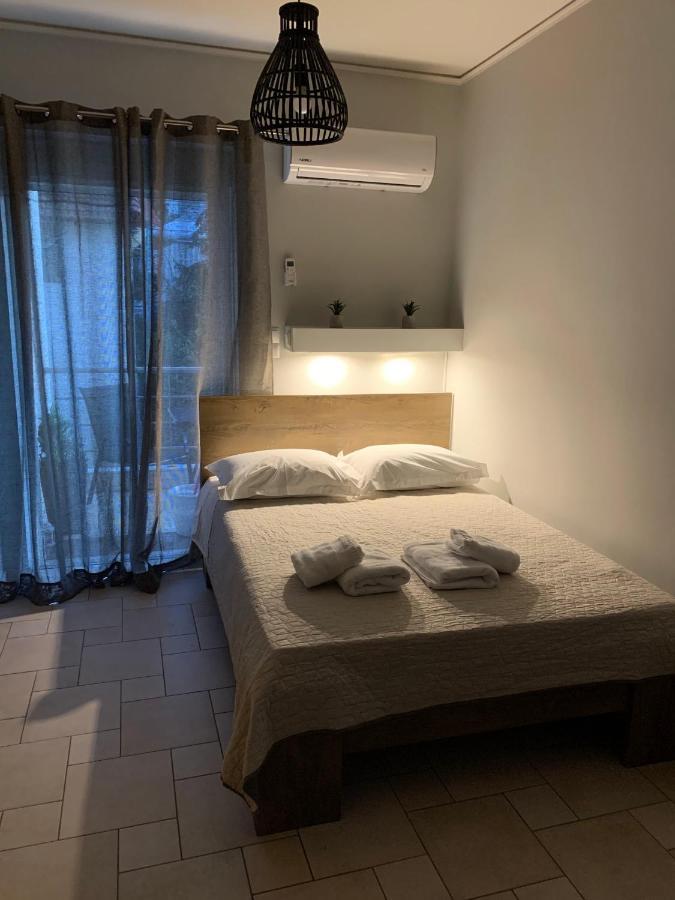 Hommie Apartment Amaliada Exterior foto