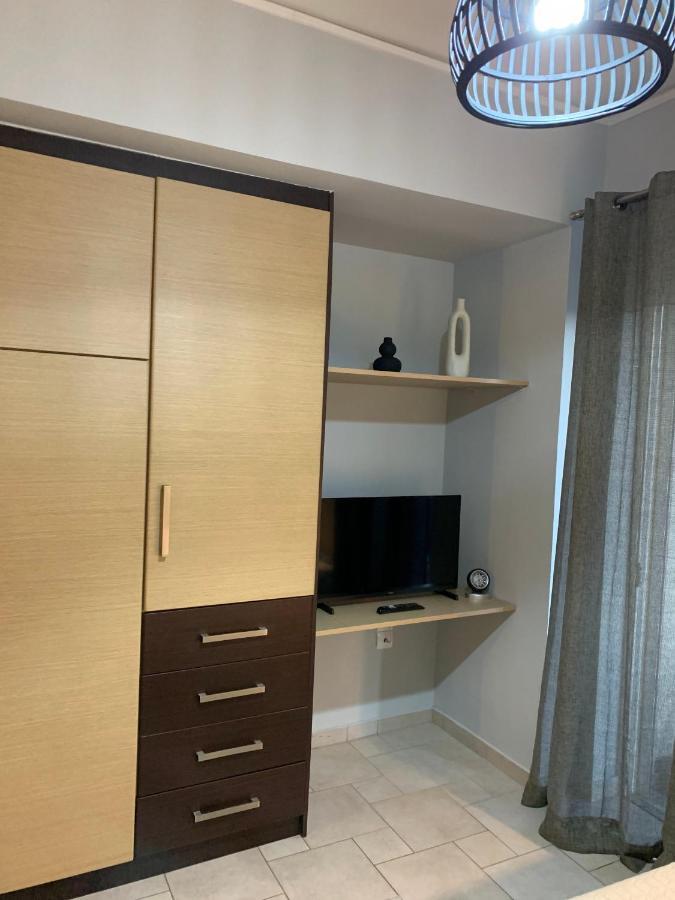 Hommie Apartment Amaliada Exterior foto