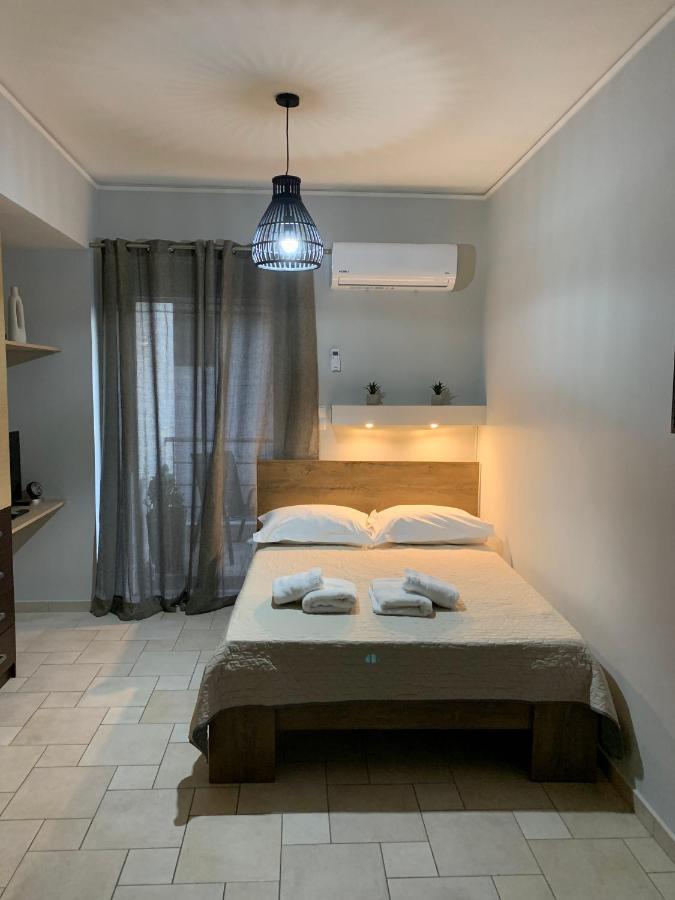 Hommie Apartment Amaliada Exterior foto